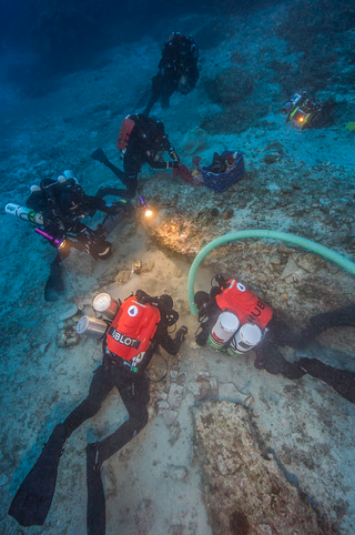 Illustration for article titled Dozens of Cool Artifacts Recovered From the Antikythera Shipwreck